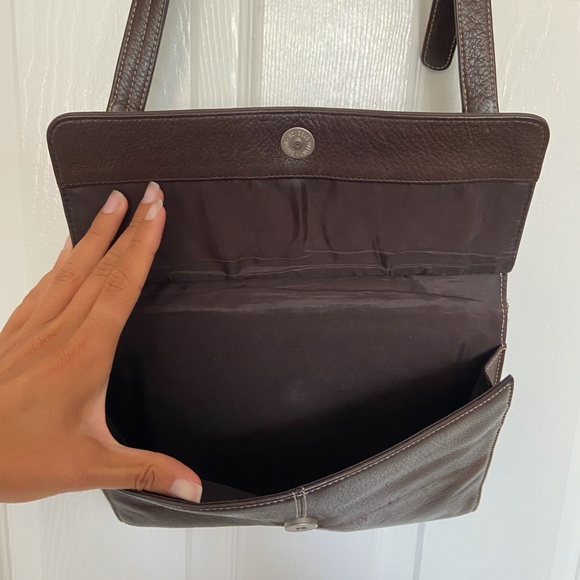 Kenneth Cole Reaction Genuine Leather Vintage Crossbody Bag - Picture 9 of 10